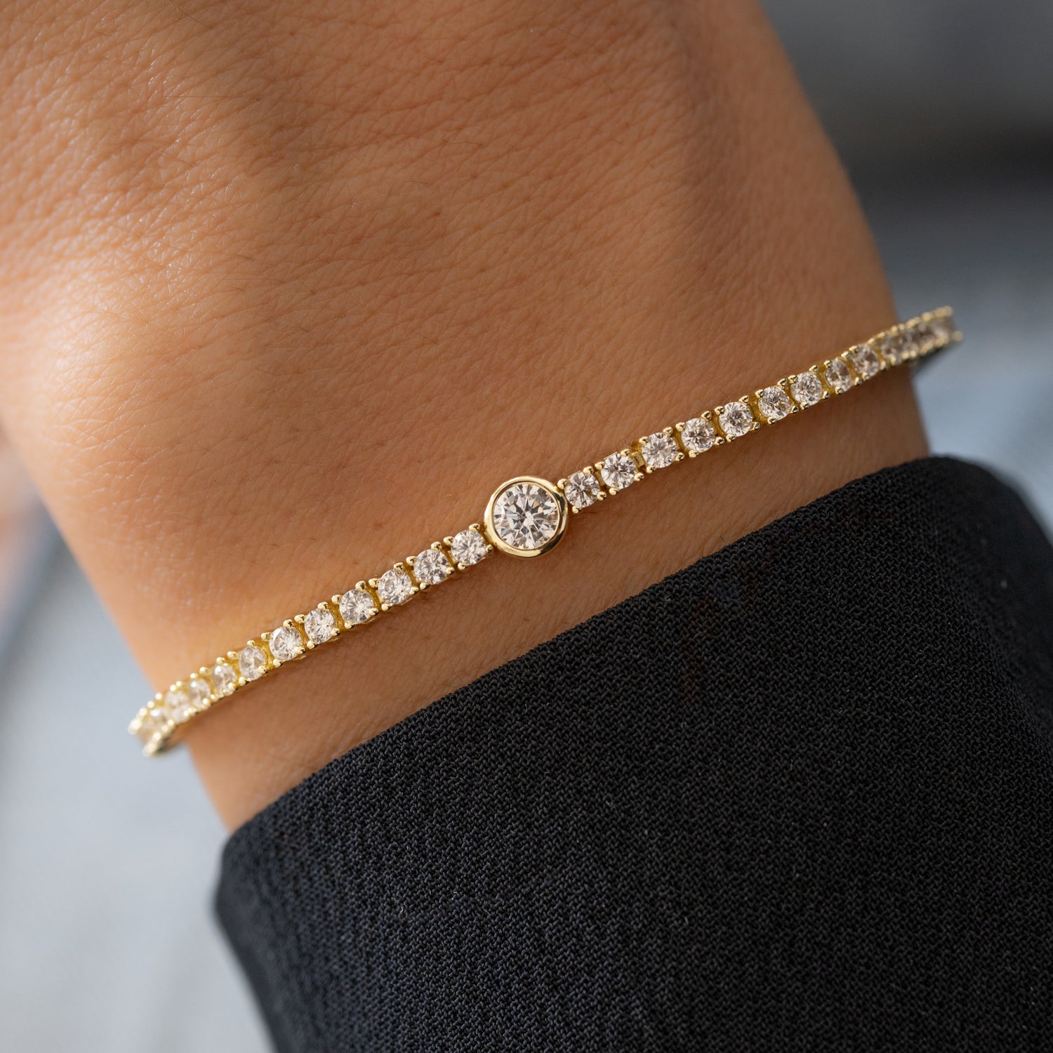 Victoria Round Bezel Tennis Bracelet