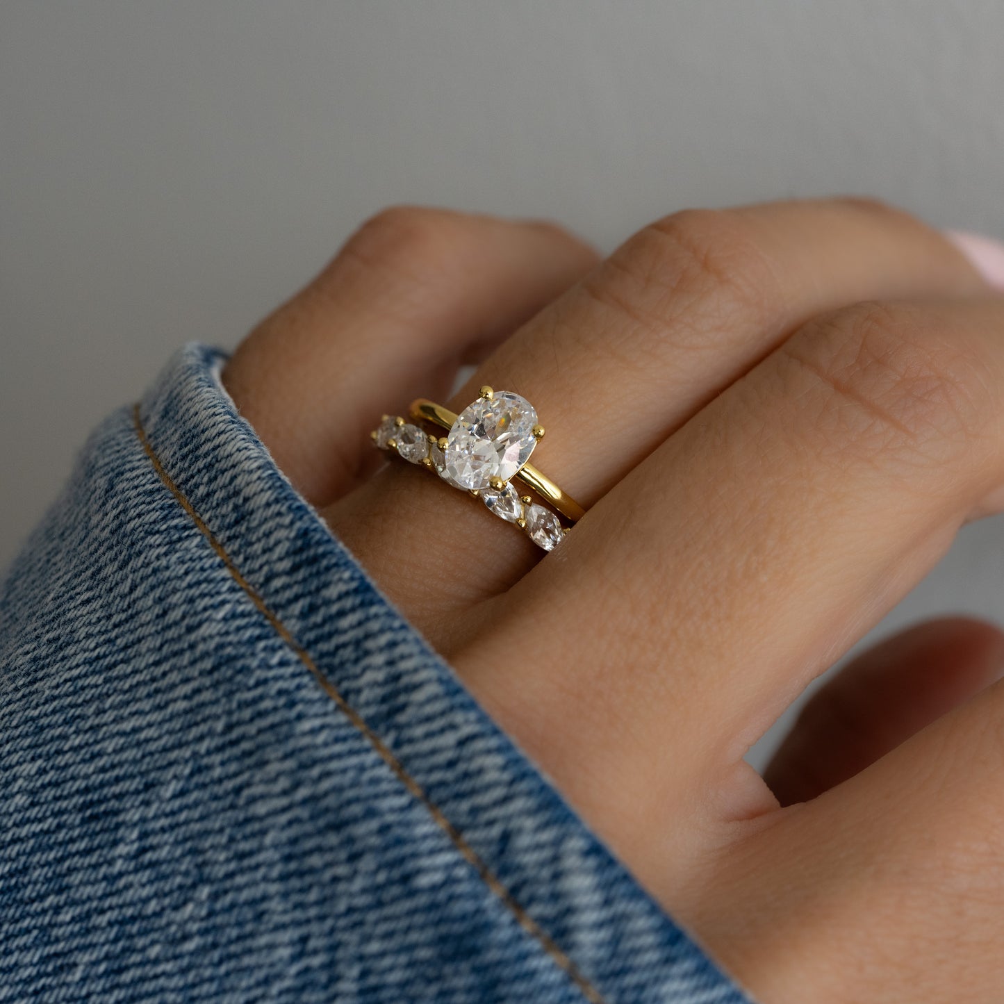 Solitaire Oval Ring
