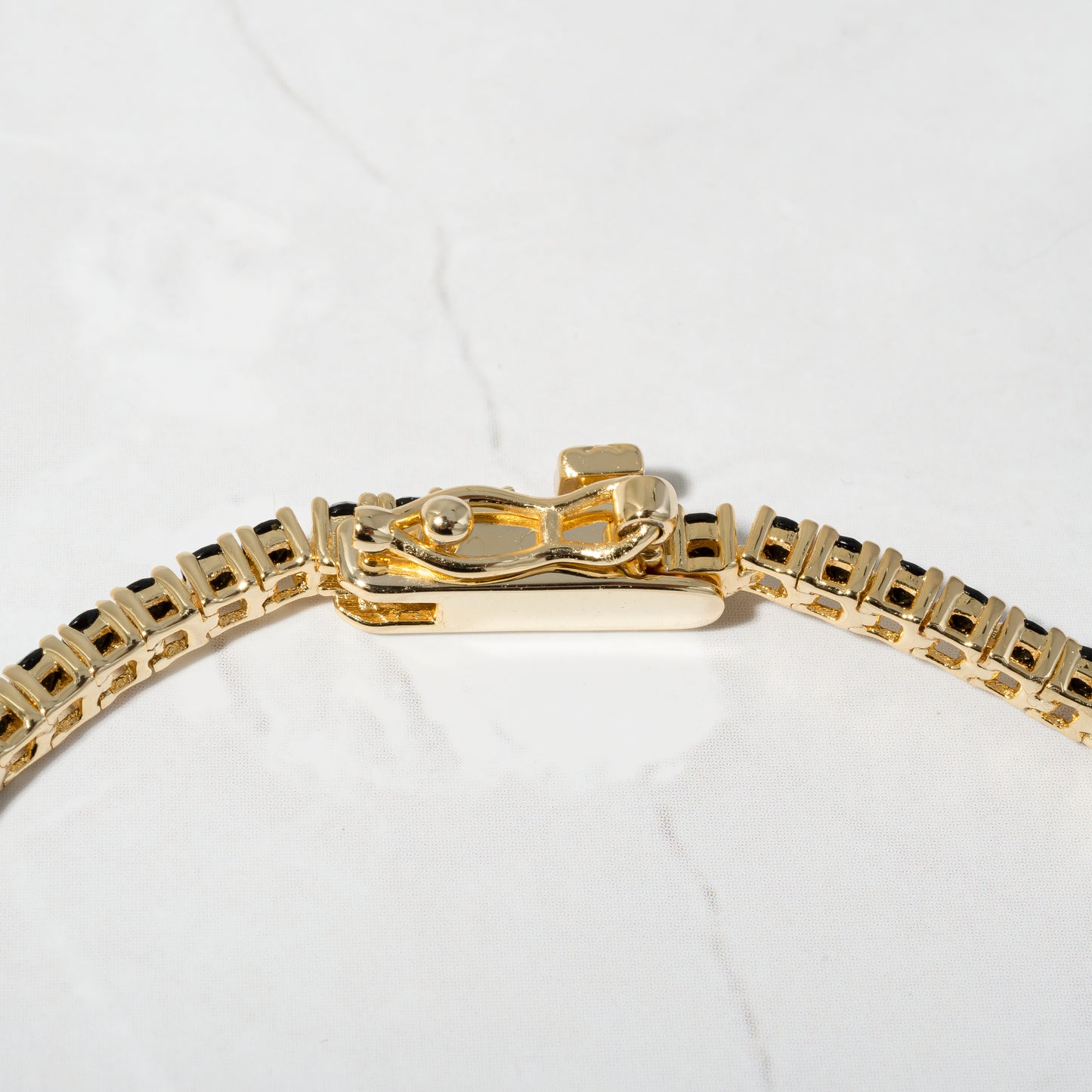 tennis bracelet with latch