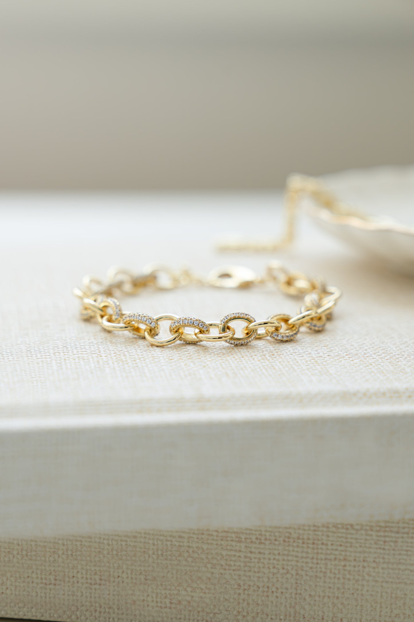 Round Pave Link Bracelet