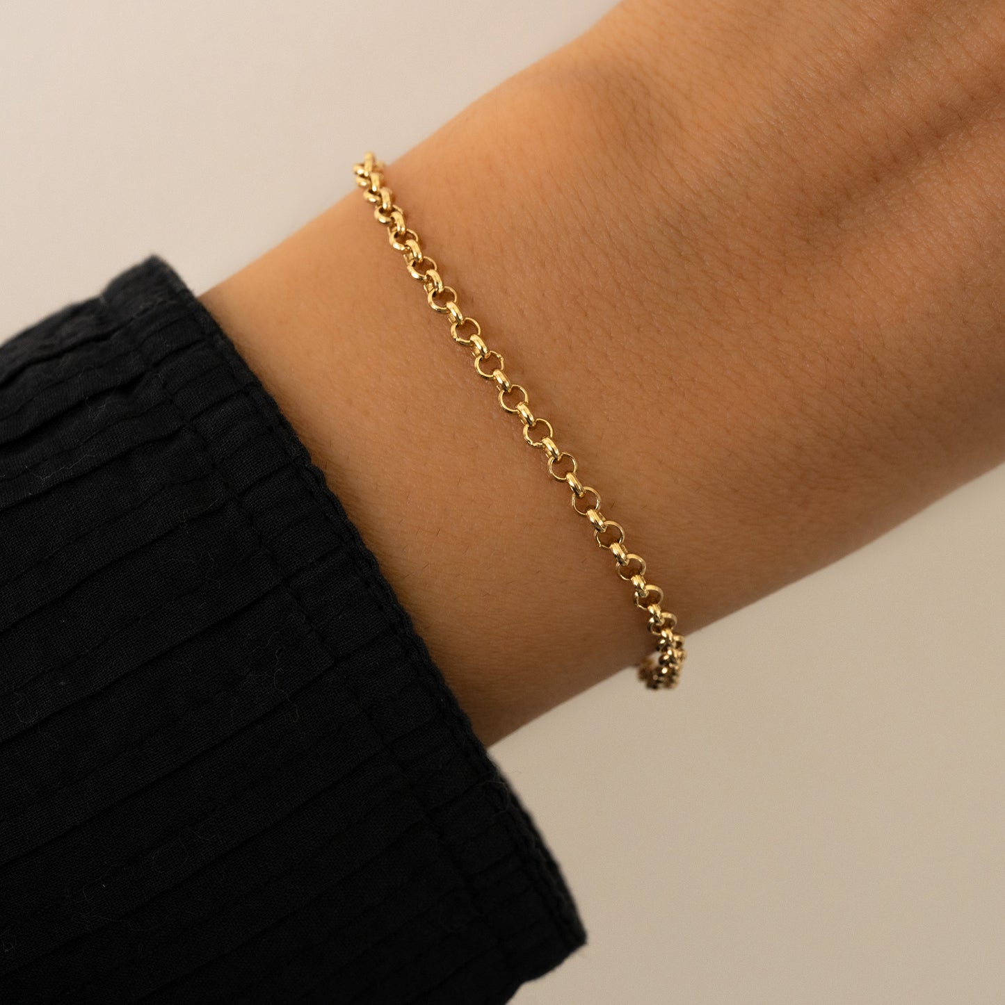 Dainty Gold Rolo Chain Bracelet on model