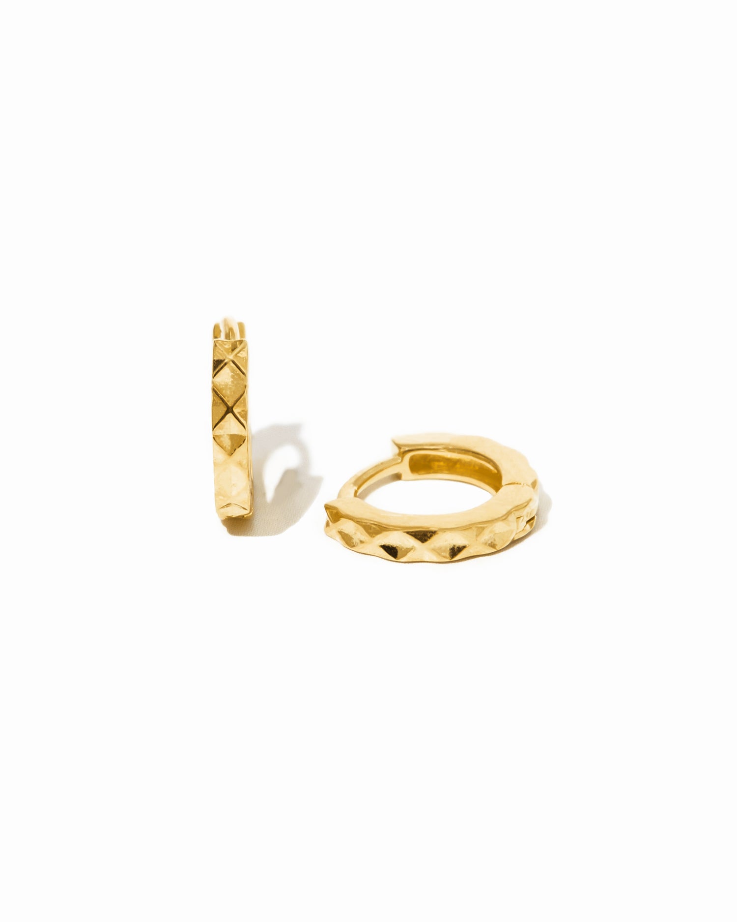 Small gold geometric pattern huggie hoops