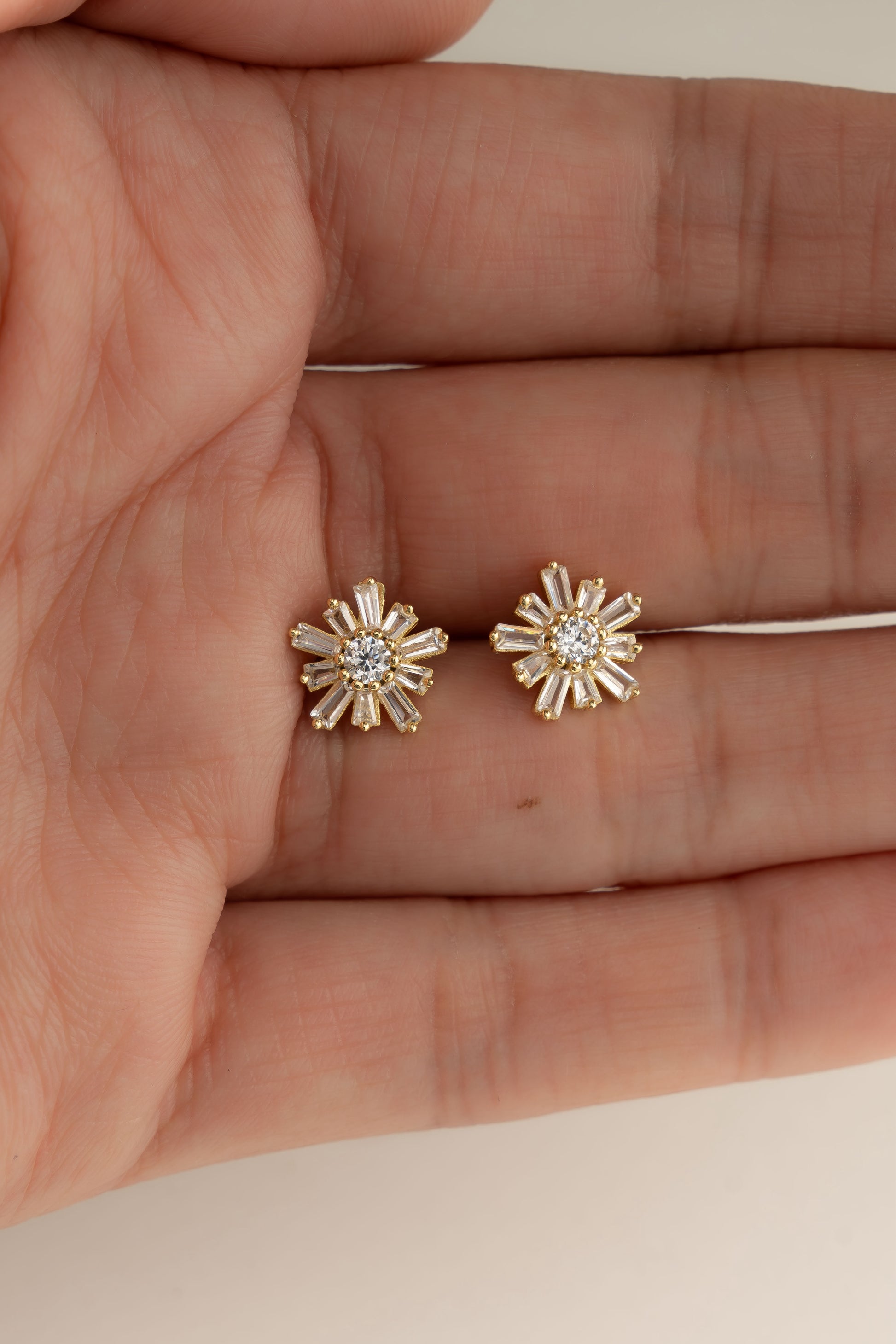 gold flower diamond stud earrings