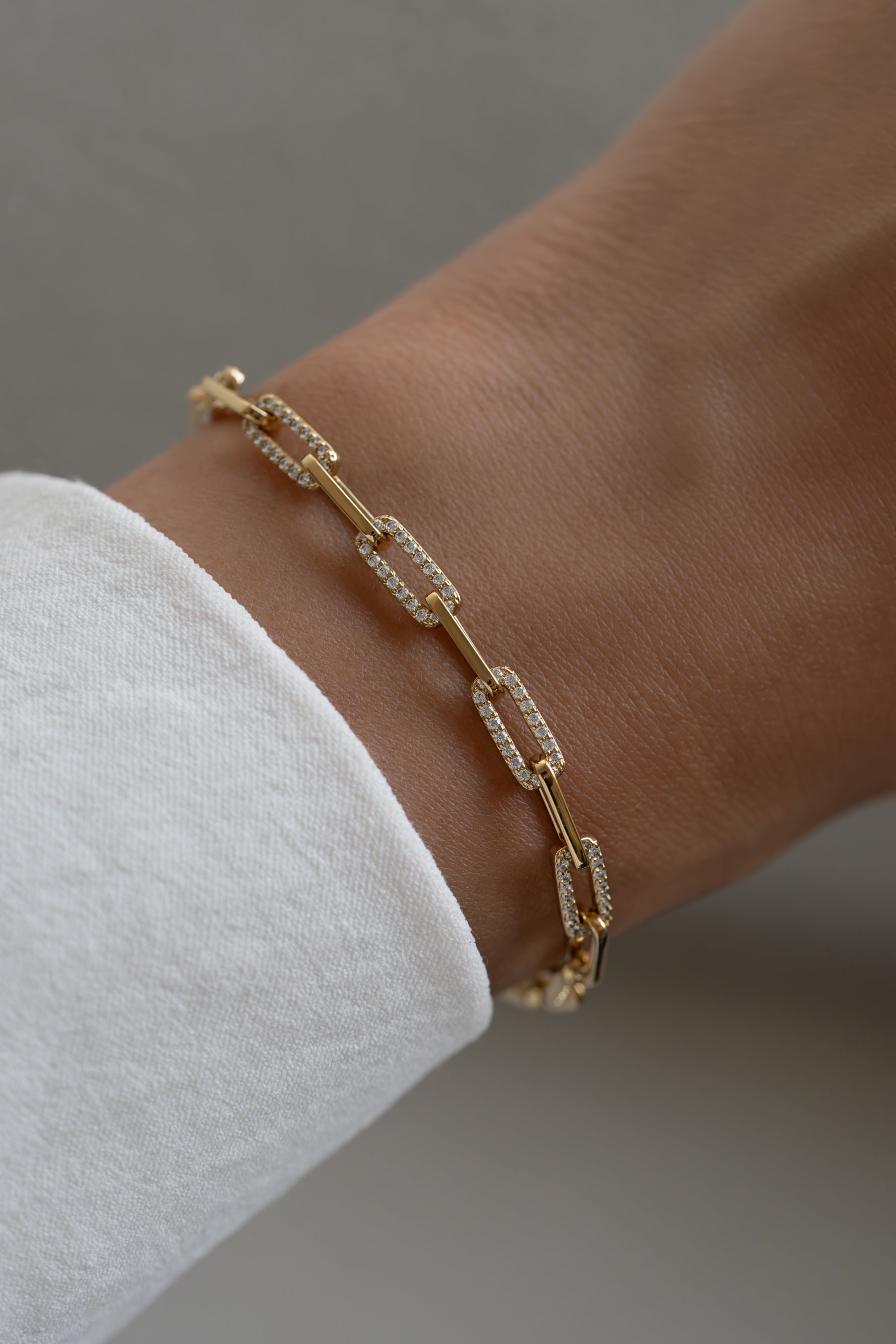 Gold Diamond Paperclip Bracelet by Sami Jewels featuring sleek paperclip links and sparkling diamond accents.
