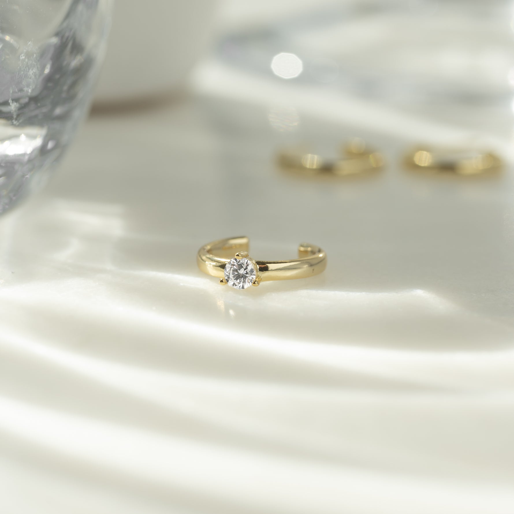 minimalist gold no piercing ear cuff