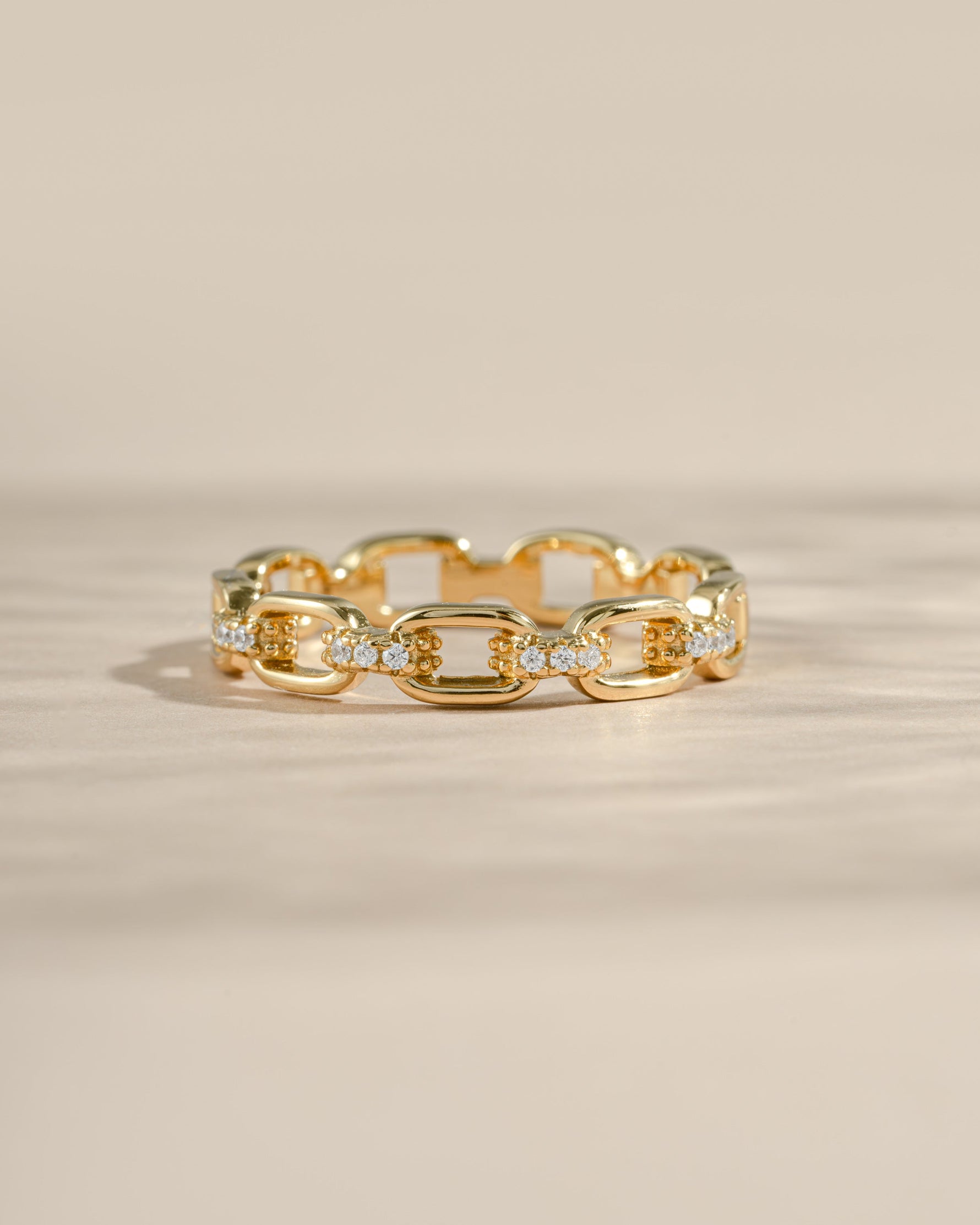 link chain ring in gold front view