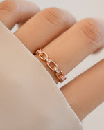 link chain ring in rose gold on model