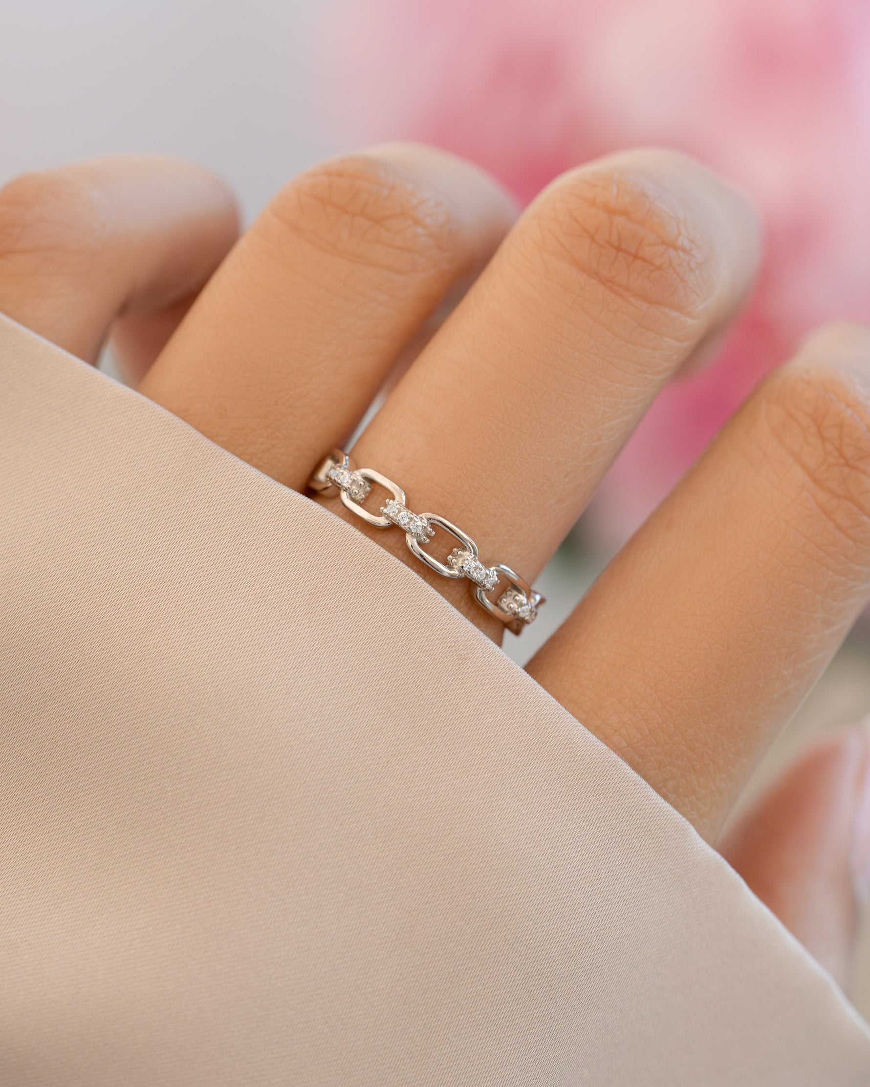link chain ring in sterling silver on model