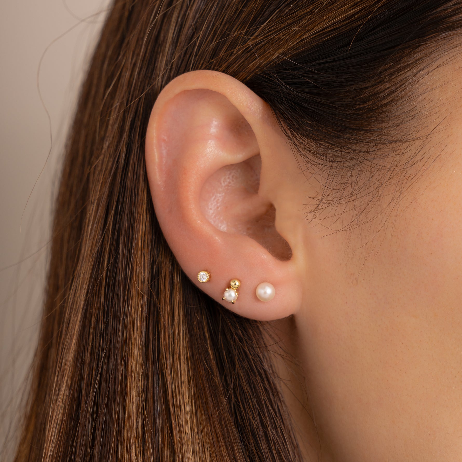 pearl stud earrings 