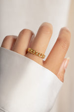 Gold plain chain ring by Sami Jewels, featuring a simple, elegant design perfect for everyday wear.