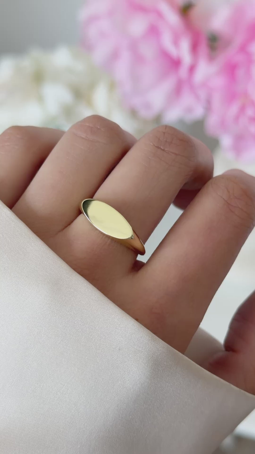 square signet ring in gold on models hand video 
