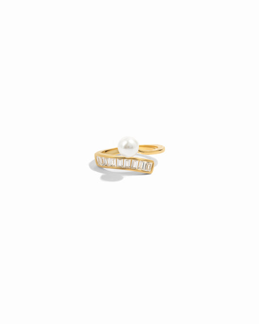 pearl baguette ring in 14k gold plating