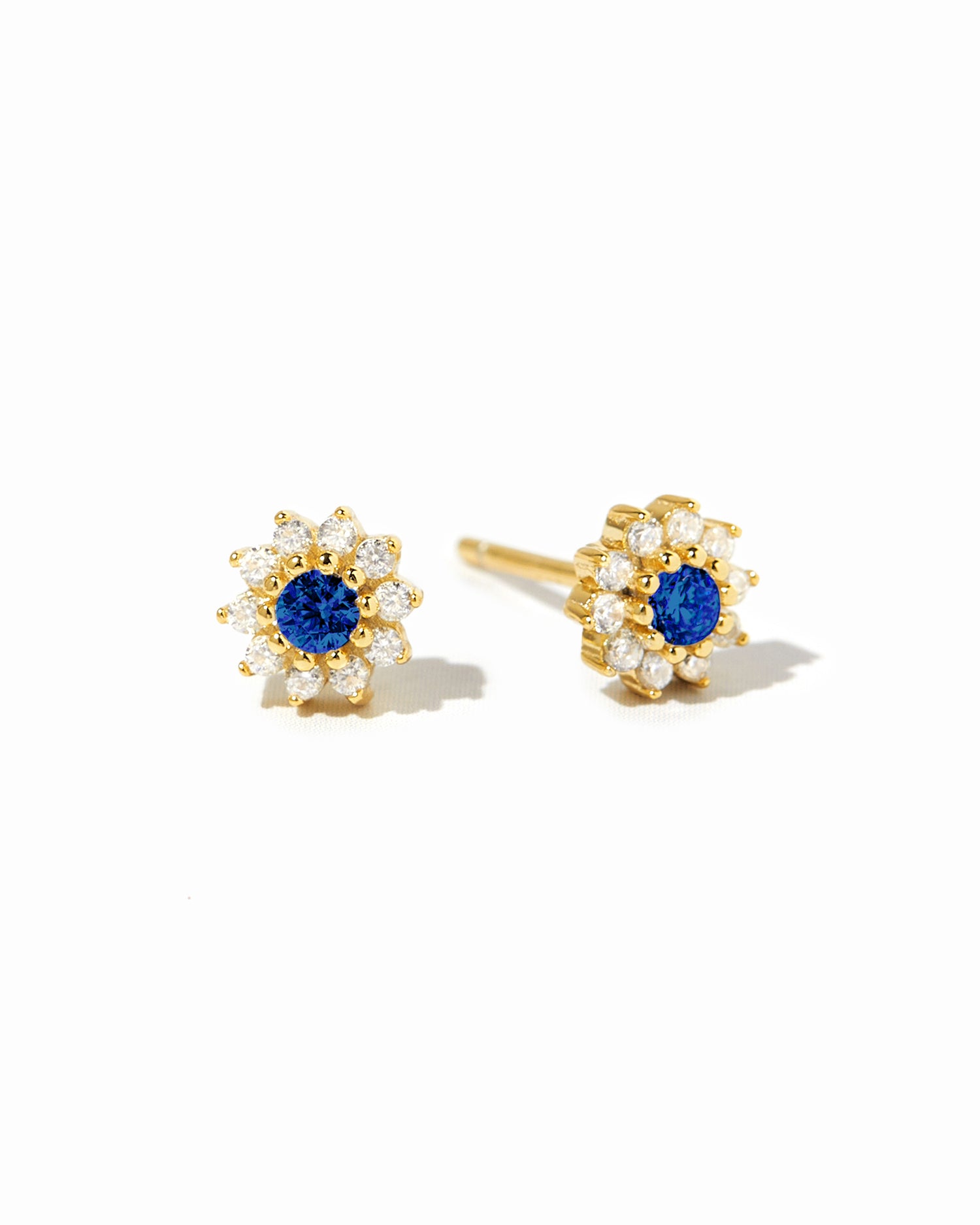 Sapphire gold flower stud earrings.