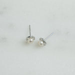 Small stud earrings with freshwater pearls in sterling silver