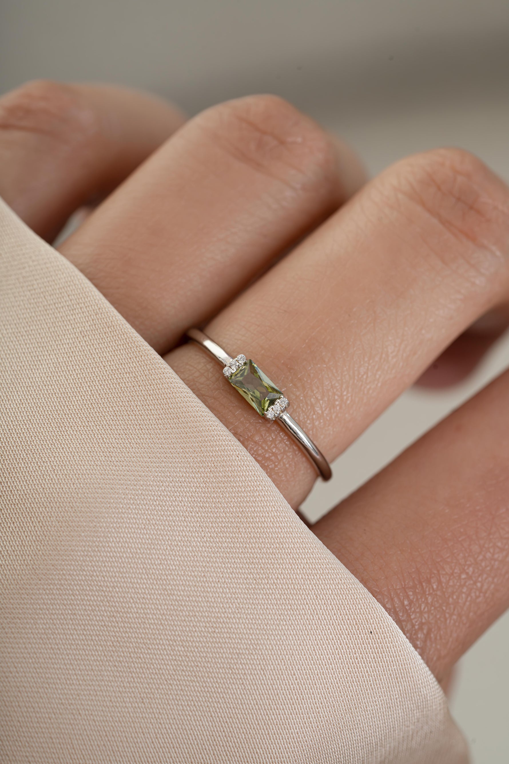 Sterling silver peridot birthstone baguette cut ring