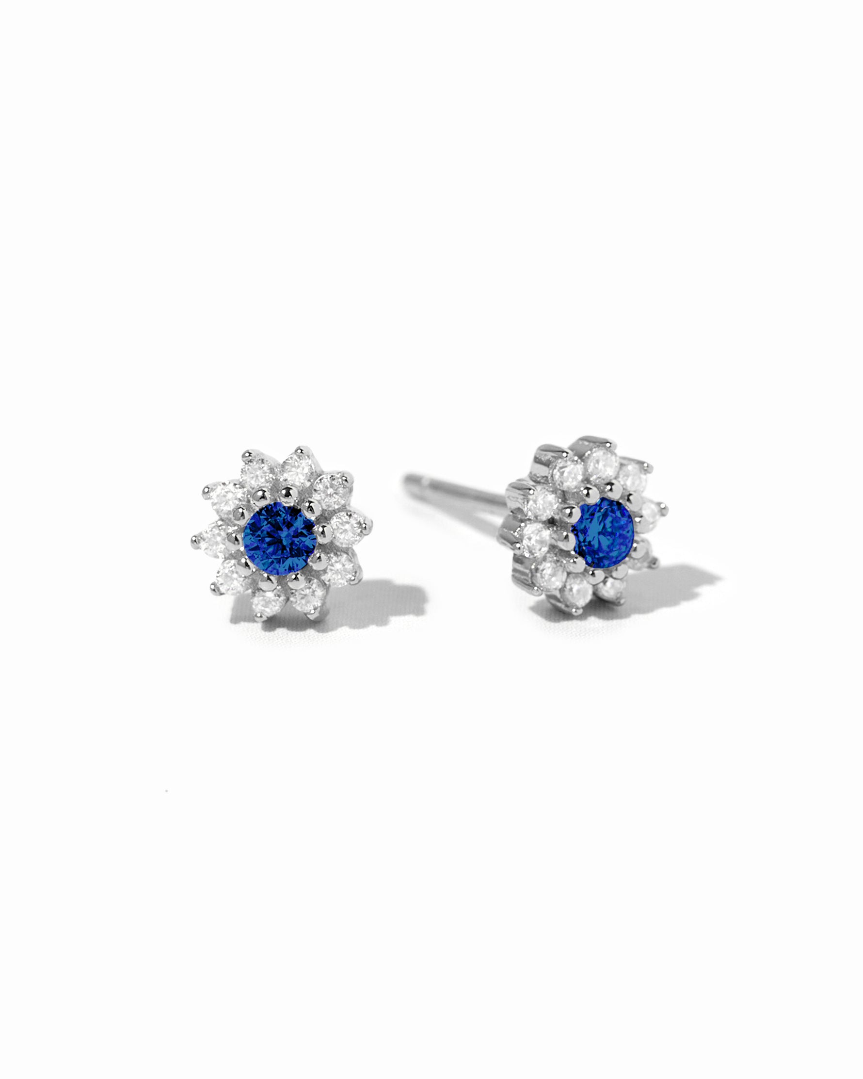 sterling silver sapphire flower earings. 