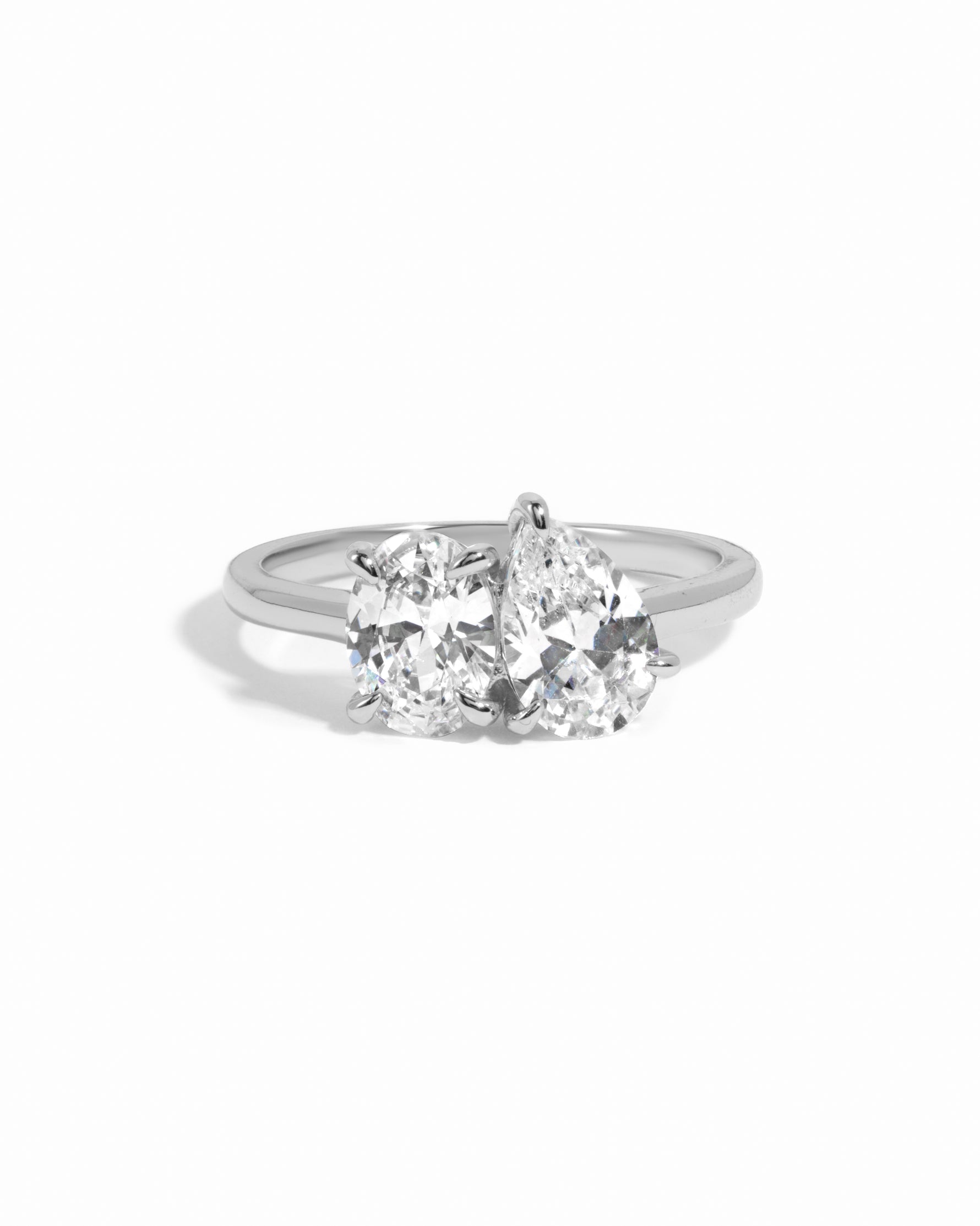 Sterling silver ring for women featuring an pear cut and oval ring