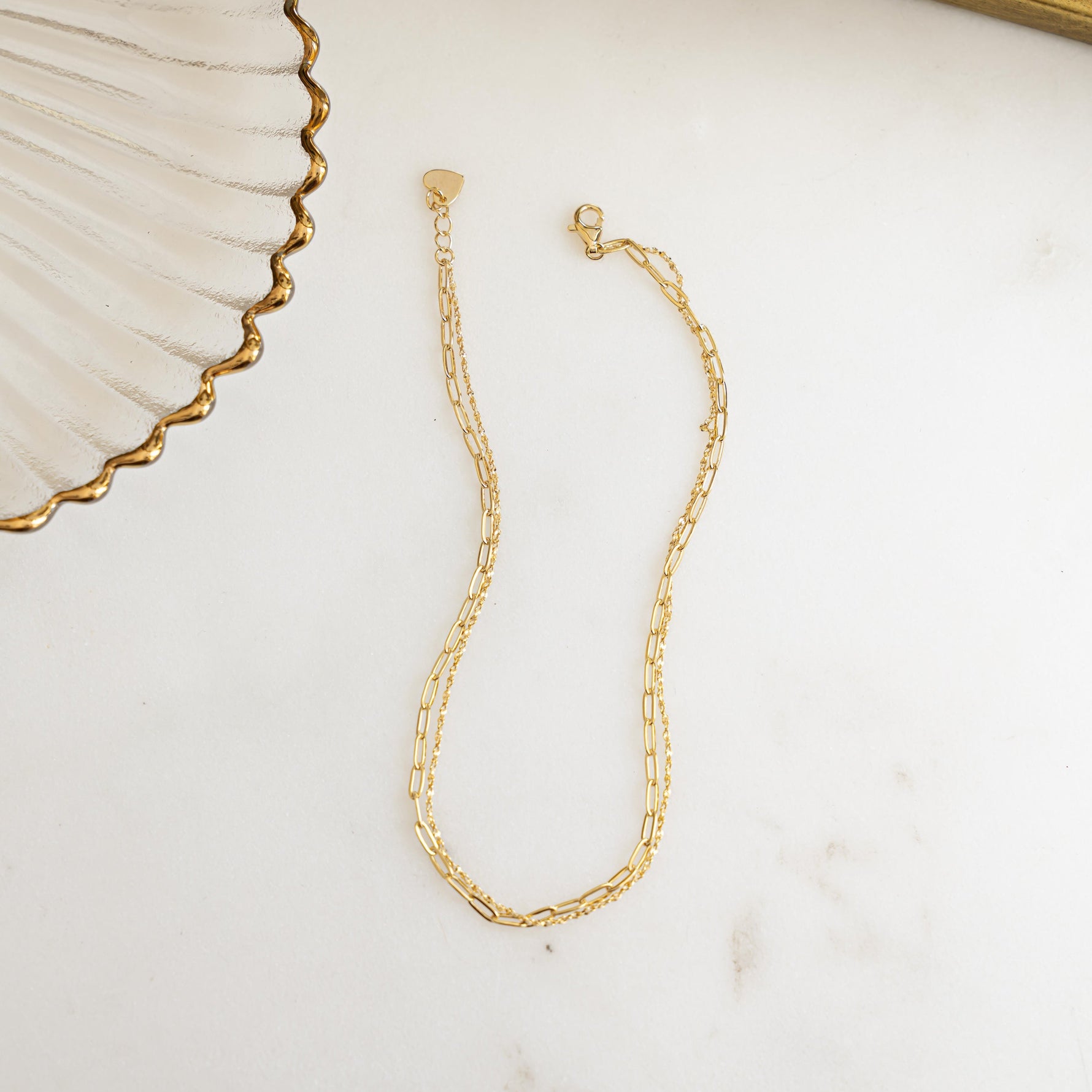closeup of summer jewelry anklet set