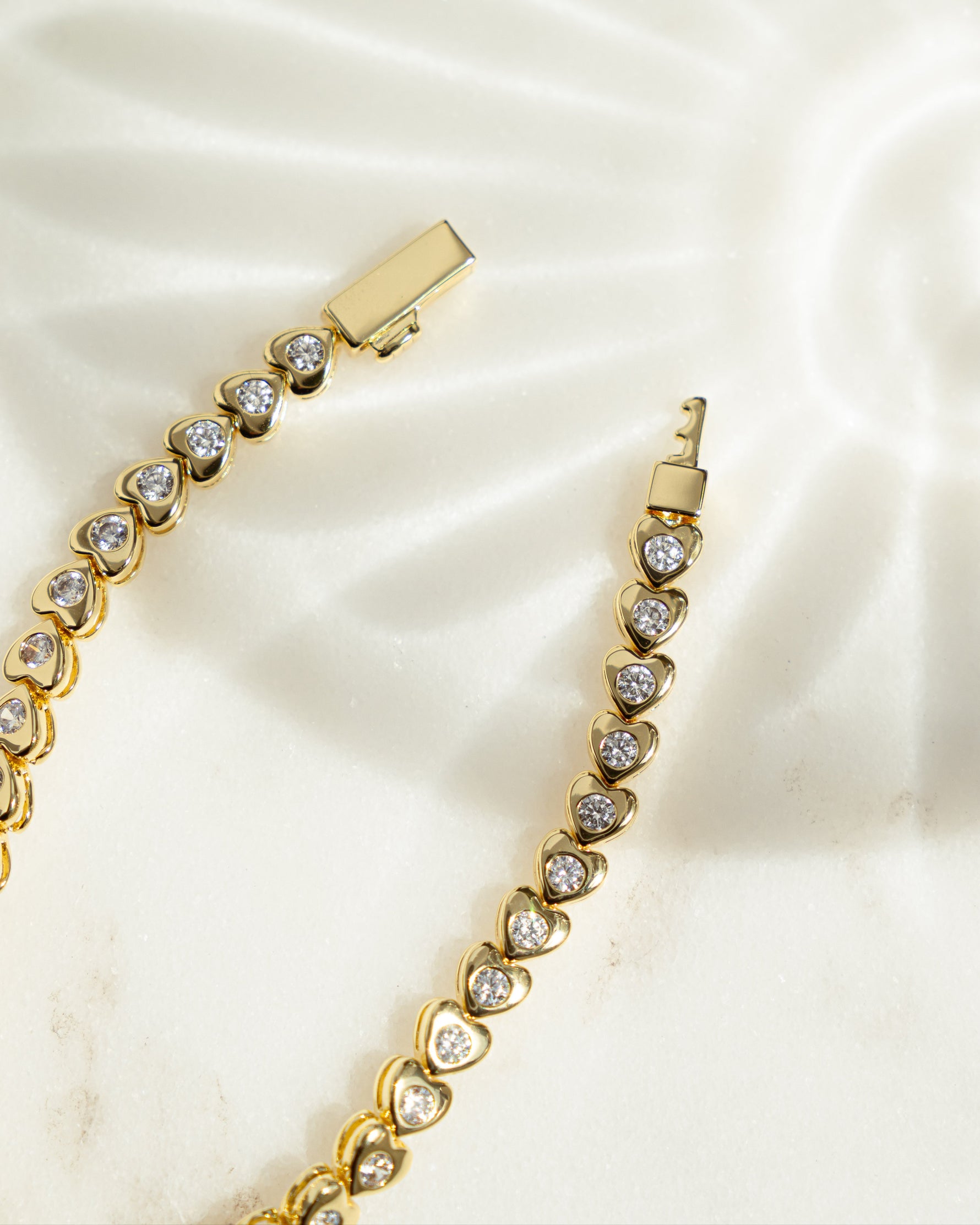 heart shaped tennis bracelet with lobster clasp closure
