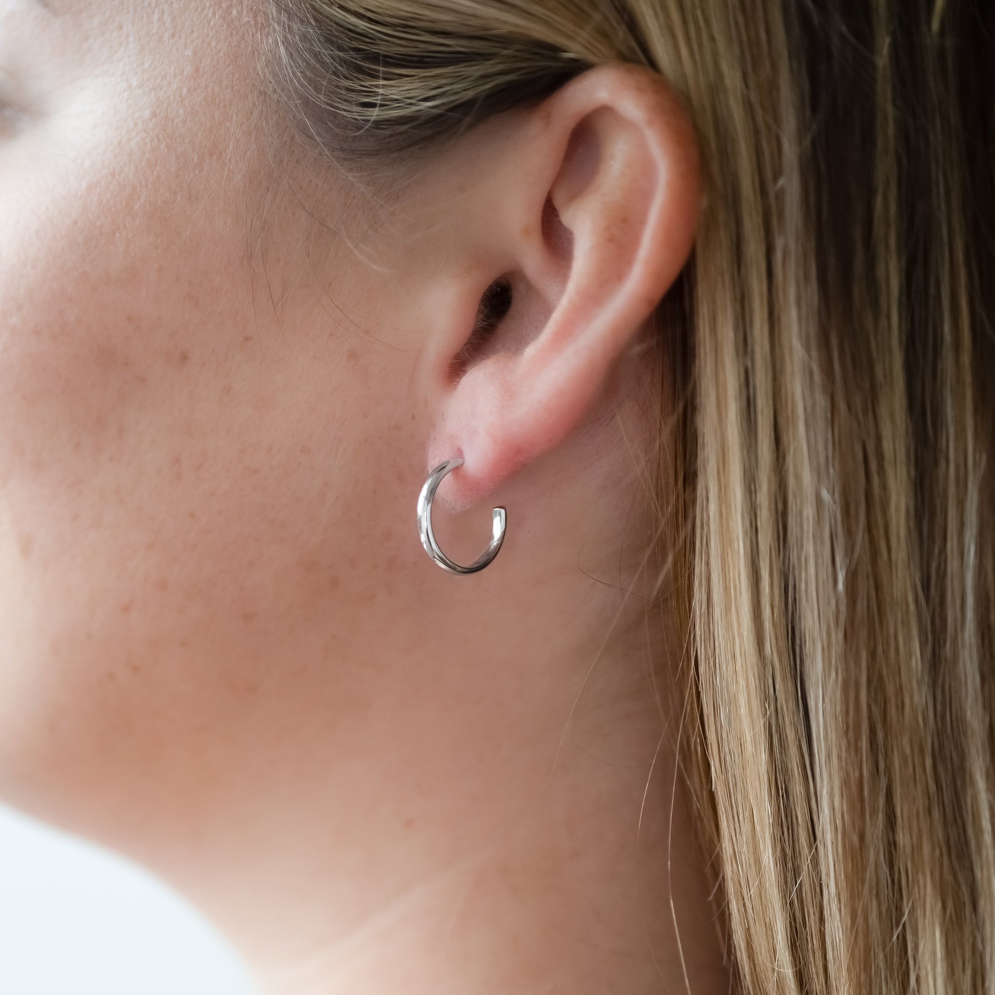 sterling silver minimalist hoop earrings