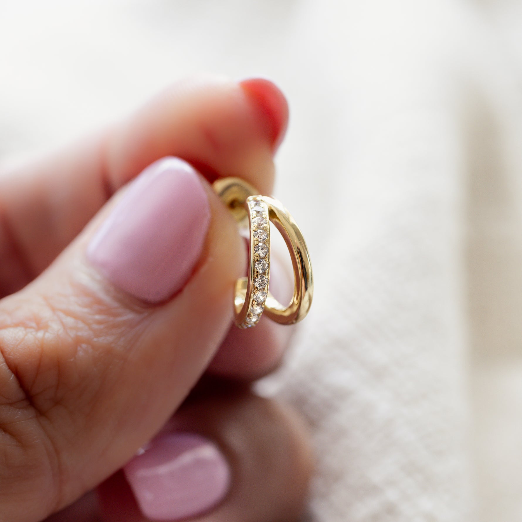 minimalist hoop earrings